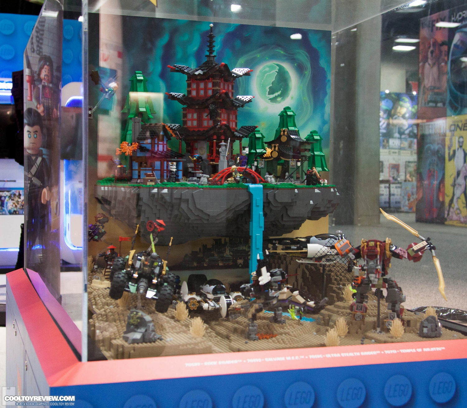 san-diego-comic-con-lego-booth-022.jpg