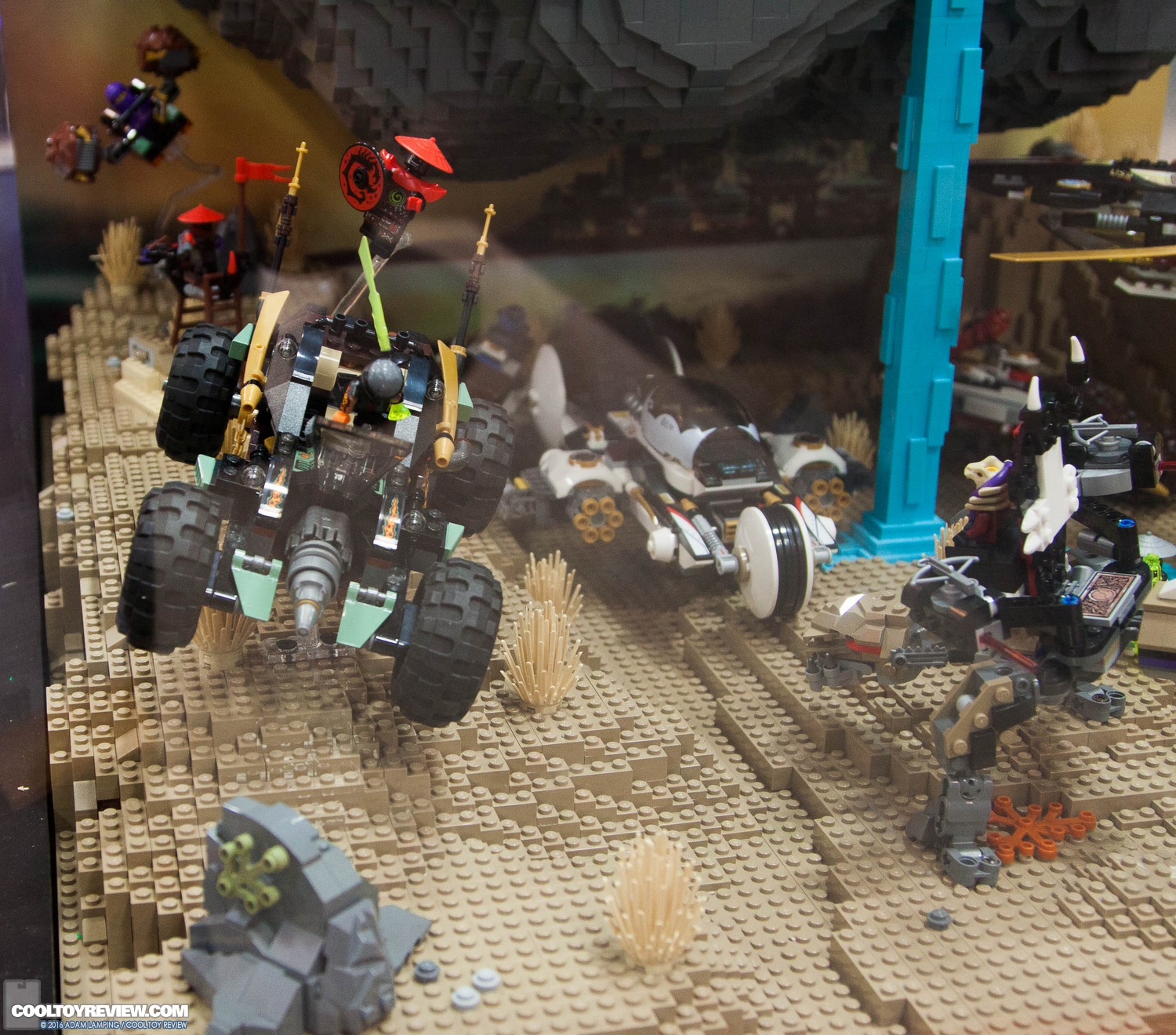 san-diego-comic-con-lego-booth-024.jpg