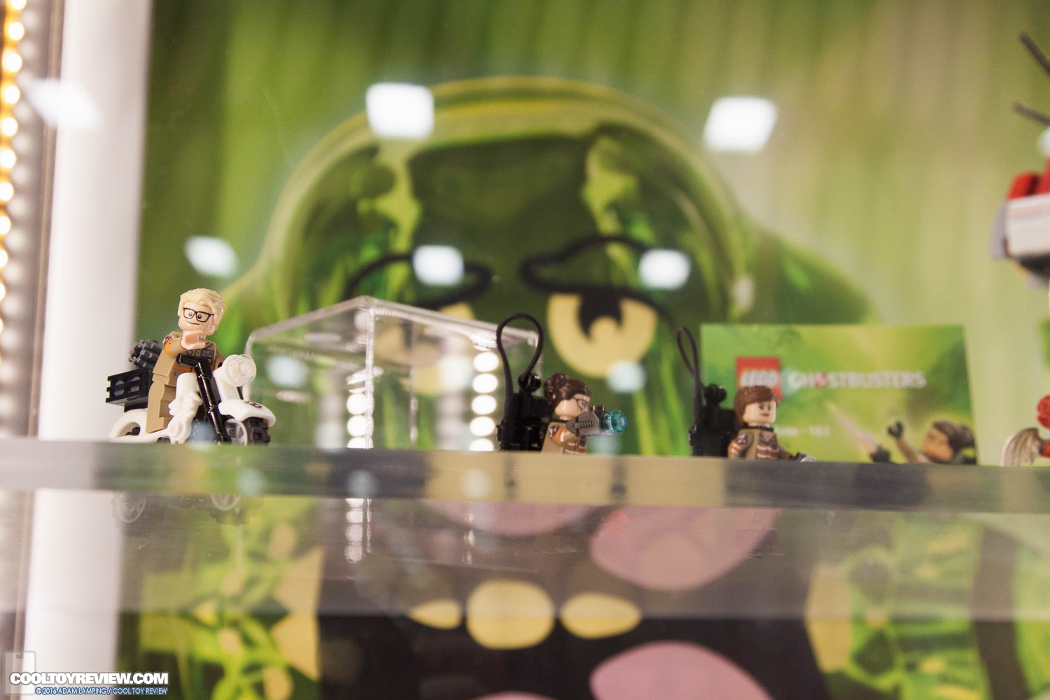 san-diego-comic-con-lego-booth-032.jpg