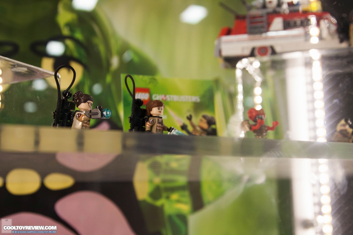 san-diego-comic-con-lego-booth-033.jpg