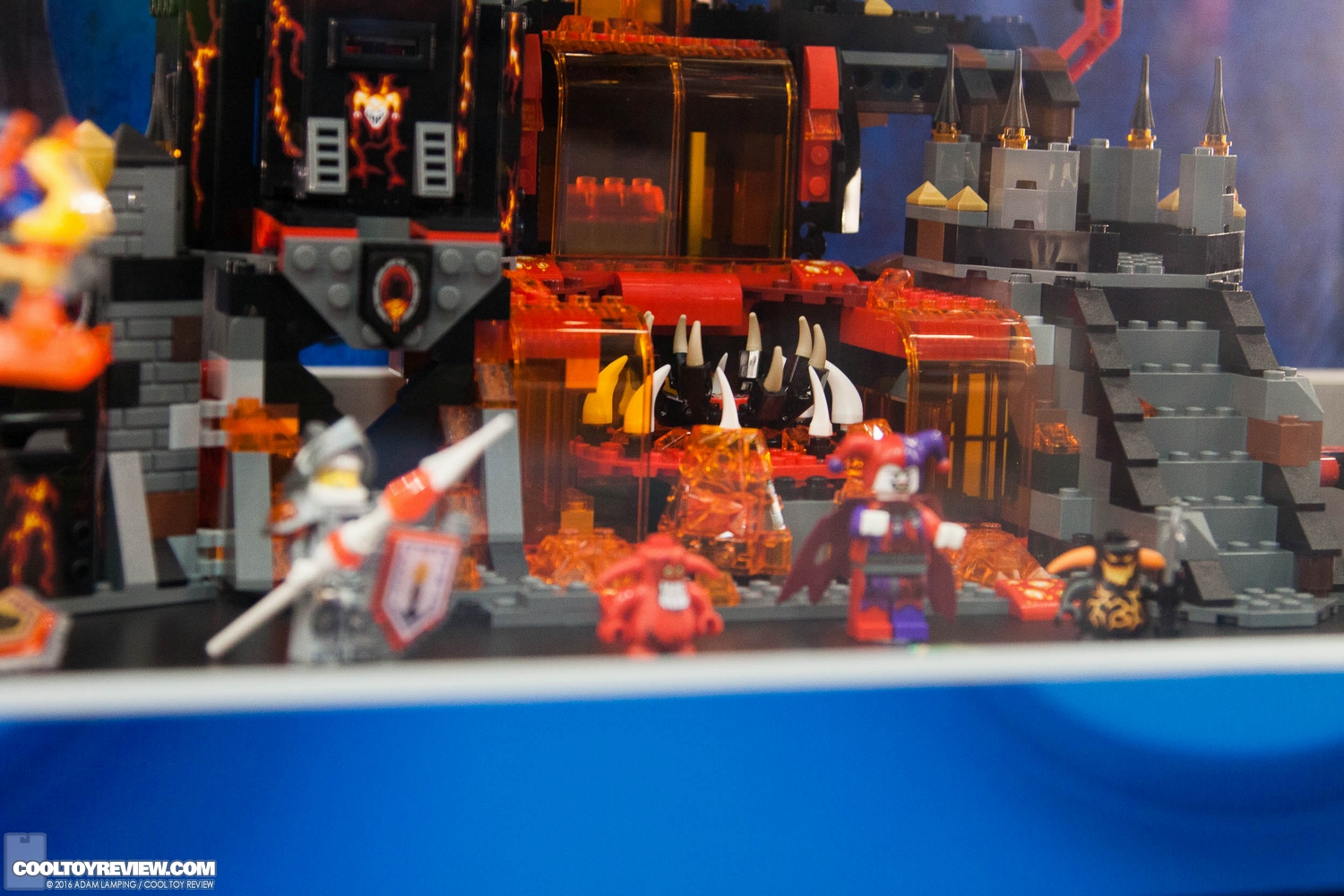 san-diego-comic-con-lego-booth-078.jpg