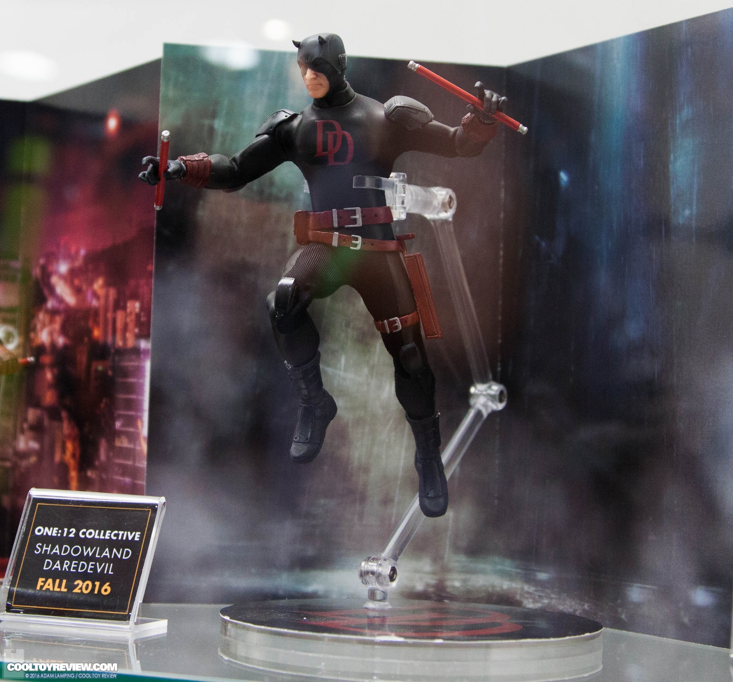 san-diego-comic-con-mezco-toyz-booth-028.jpg