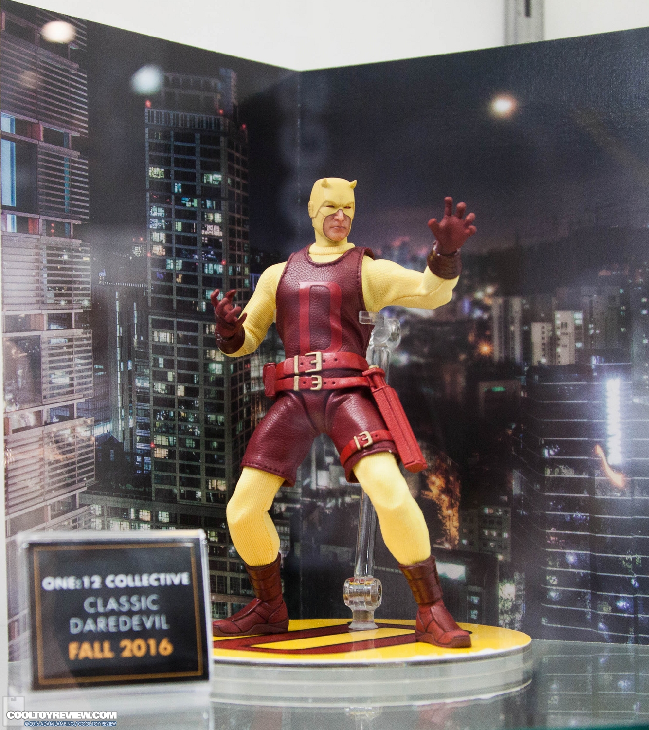 san-diego-comic-con-mezco-toyz-booth-030.jpg