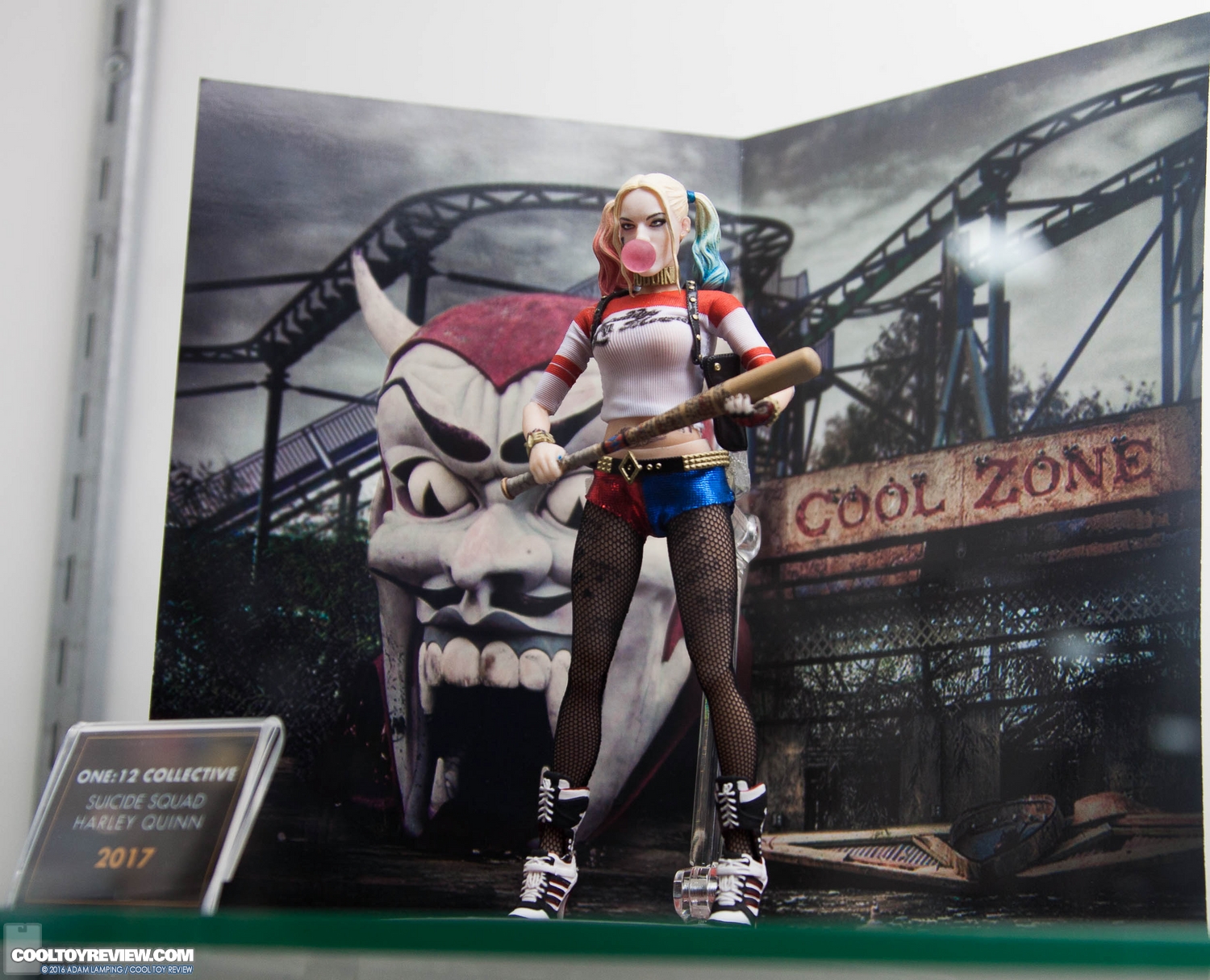 san-diego-comic-con-mezco-toyz-booth-033.jpg