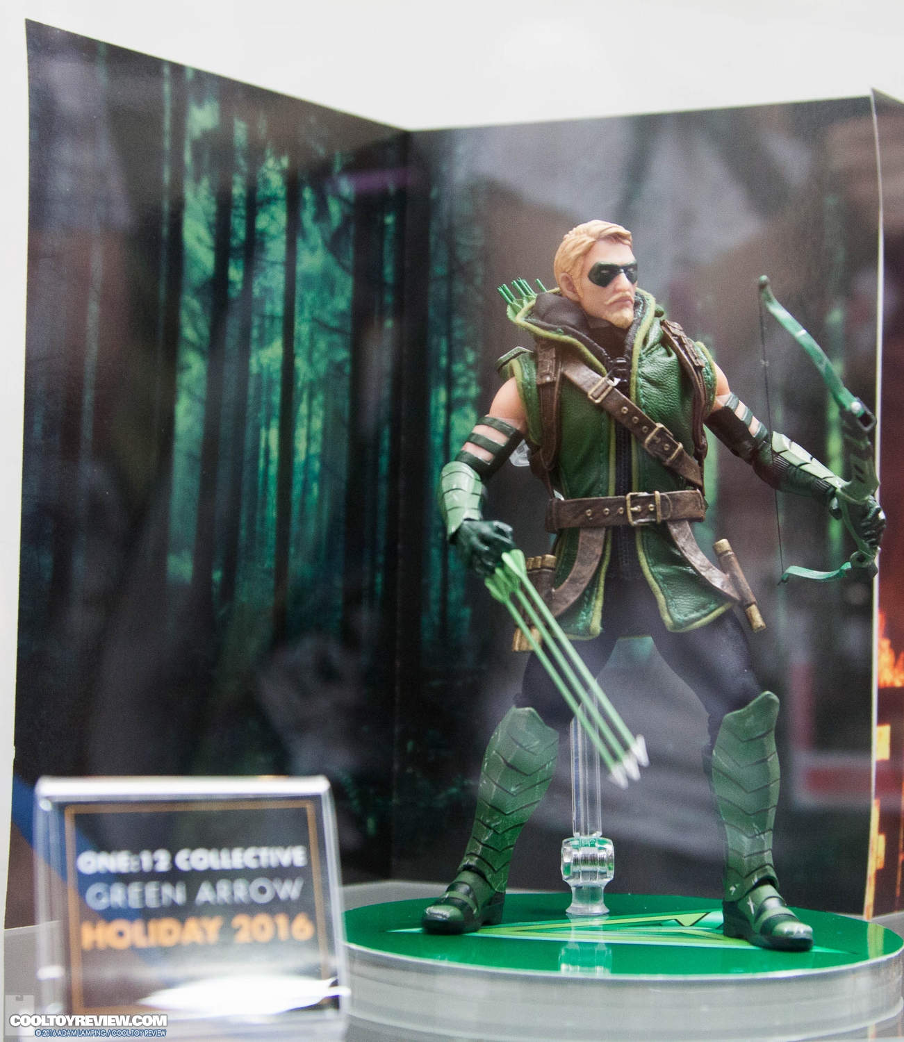 san-diego-comic-con-mezco-toyz-booth-062.jpg