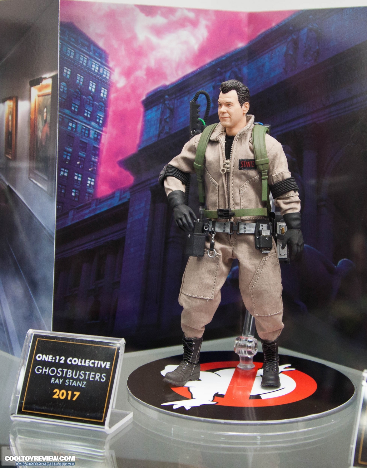 san-diego-comic-con-mezco-toyz-booth-090.jpg