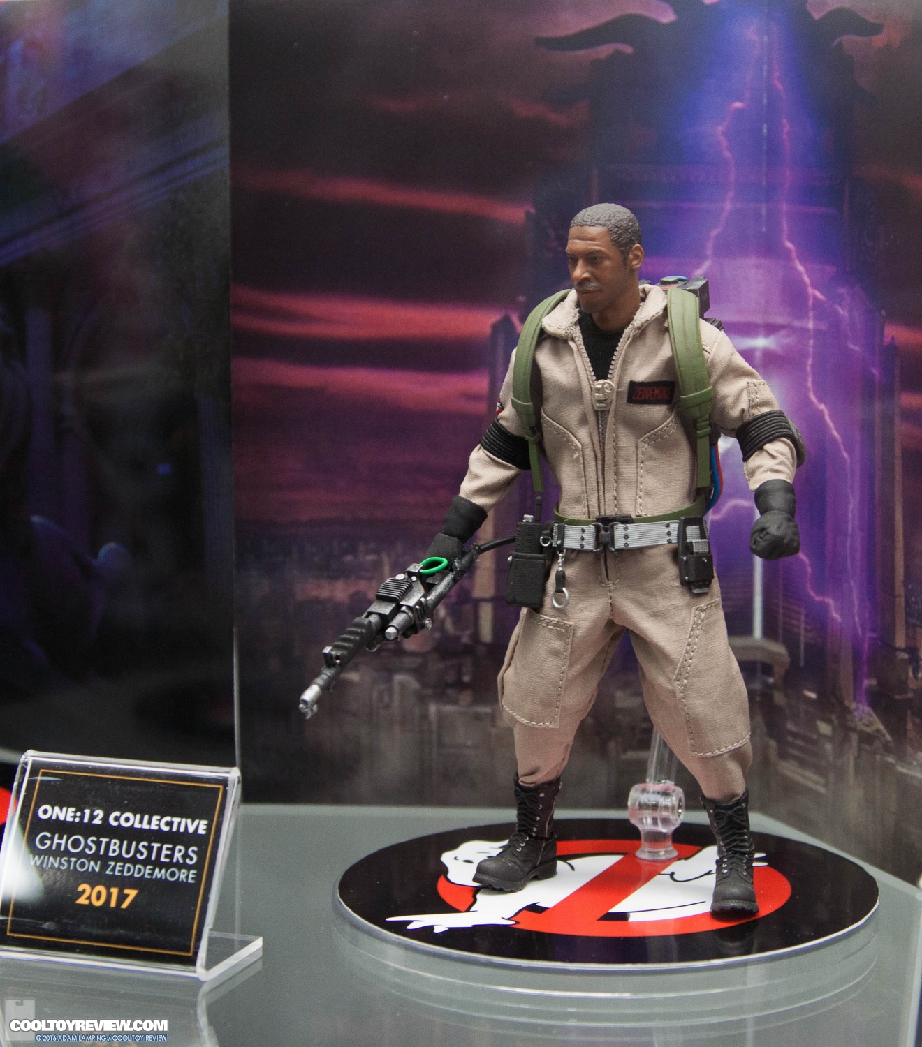 san-diego-comic-con-mezco-toyz-booth-092.jpg
