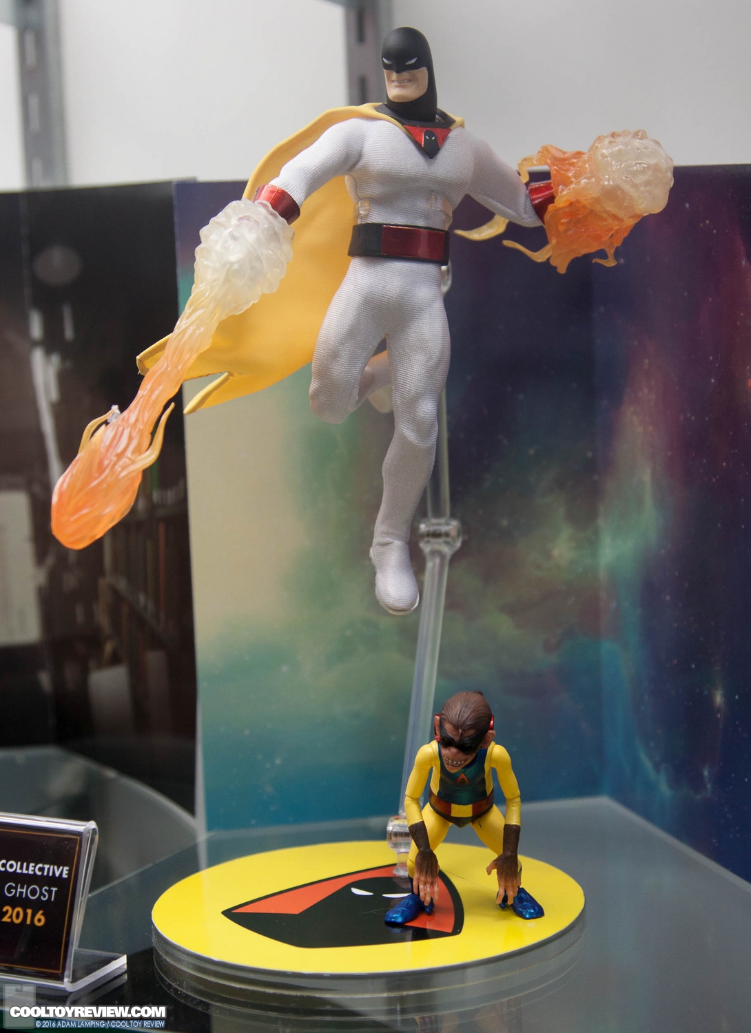 san-diego-comic-con-mezco-toyz-booth-096.jpg