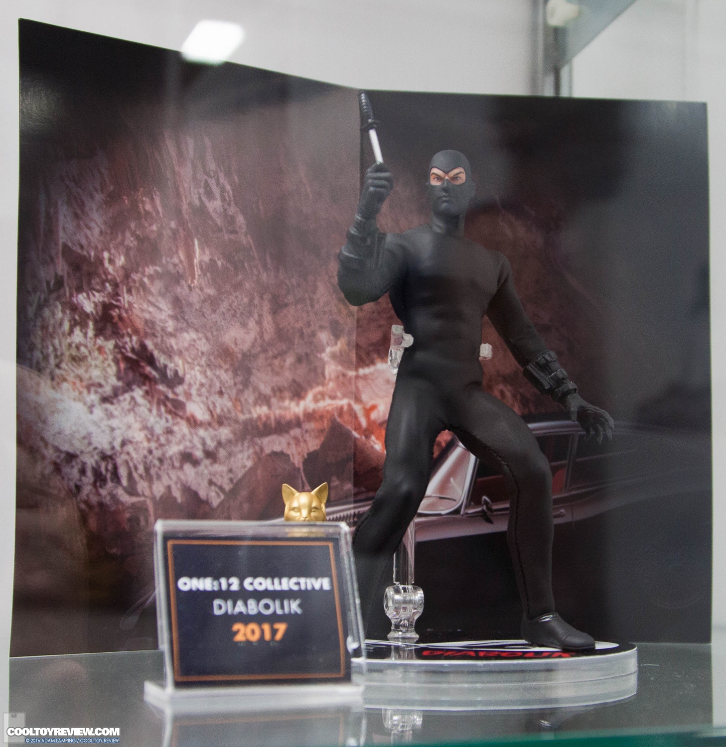 san-diego-comic-con-mezco-toyz-booth-117.jpg