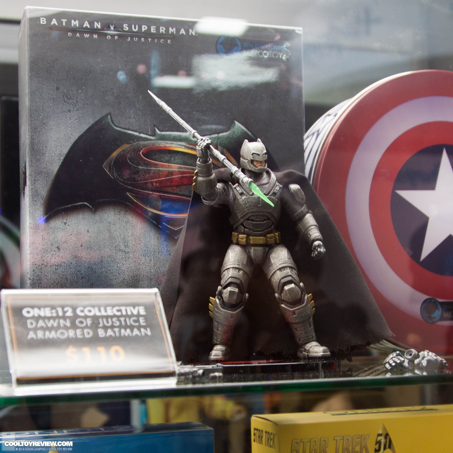 san-diego-comic-con-mezco-toyz-booth-128.jpg