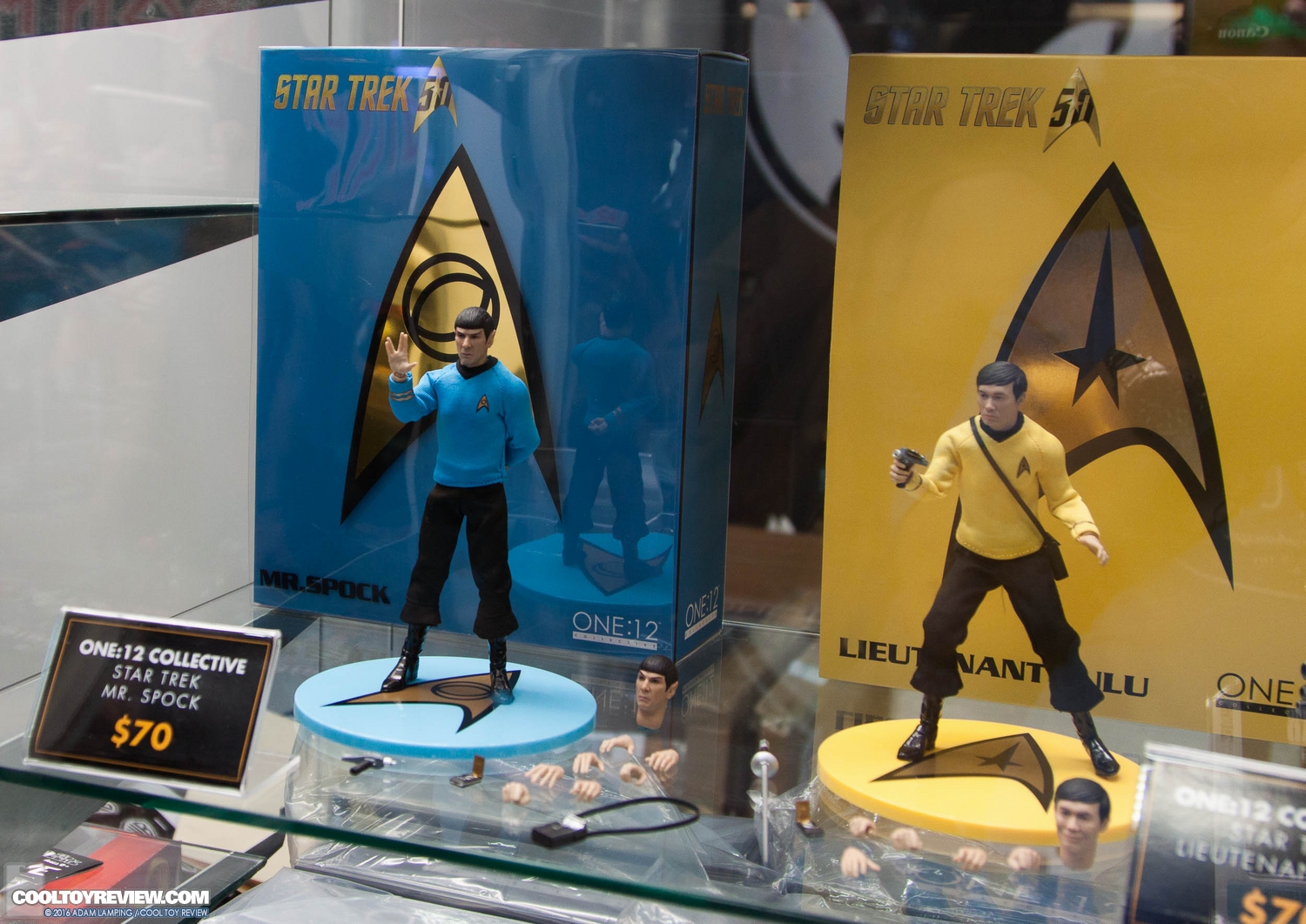 san-diego-comic-con-mezco-toyz-booth-137.jpg