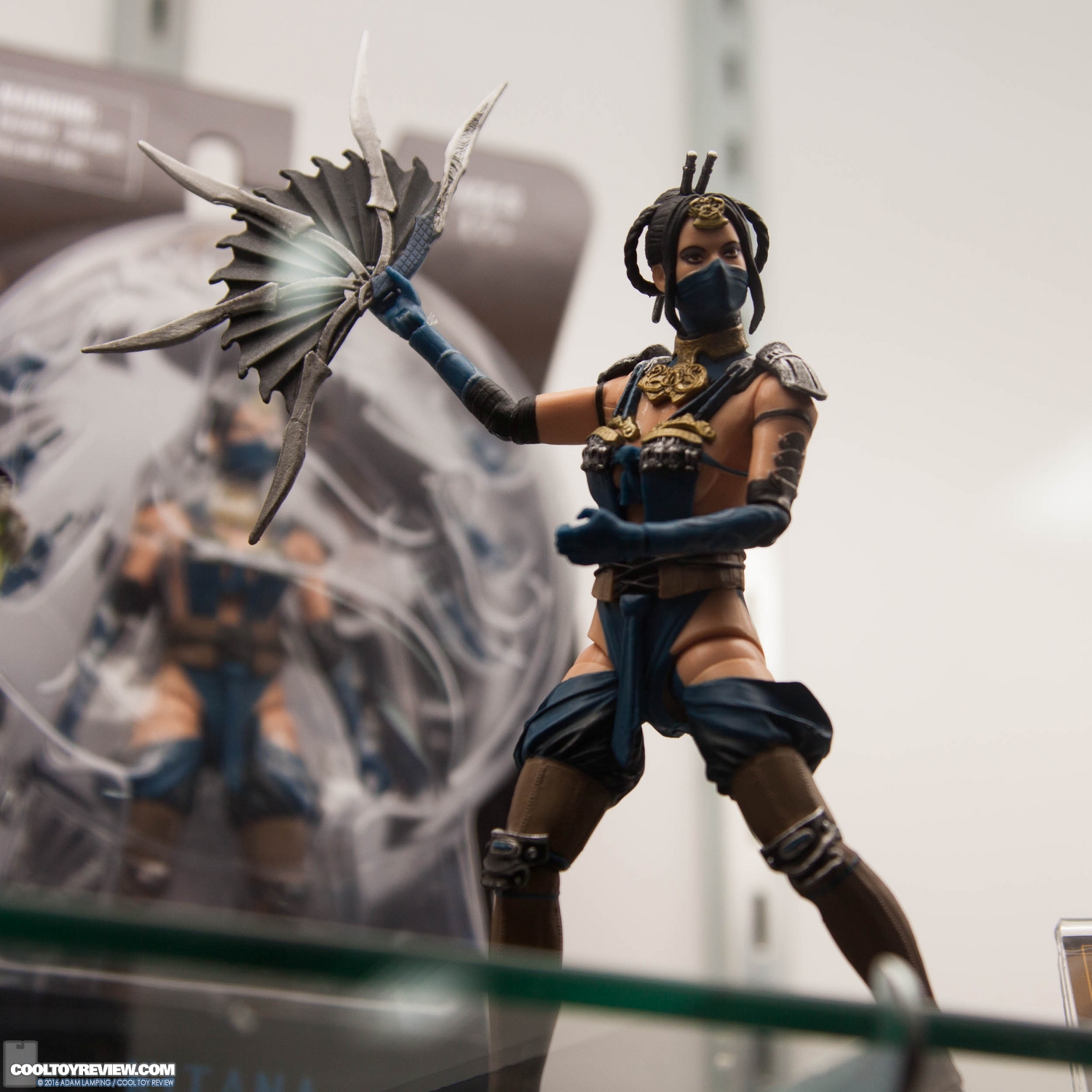 san-diego-comic-con-mezco-toyz-booth-159.jpg