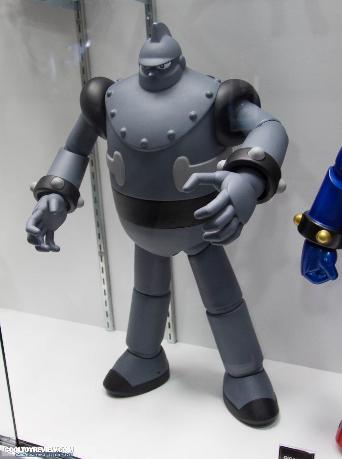 san-diego-comic-con-mezco-toyz-booth-187.jpg