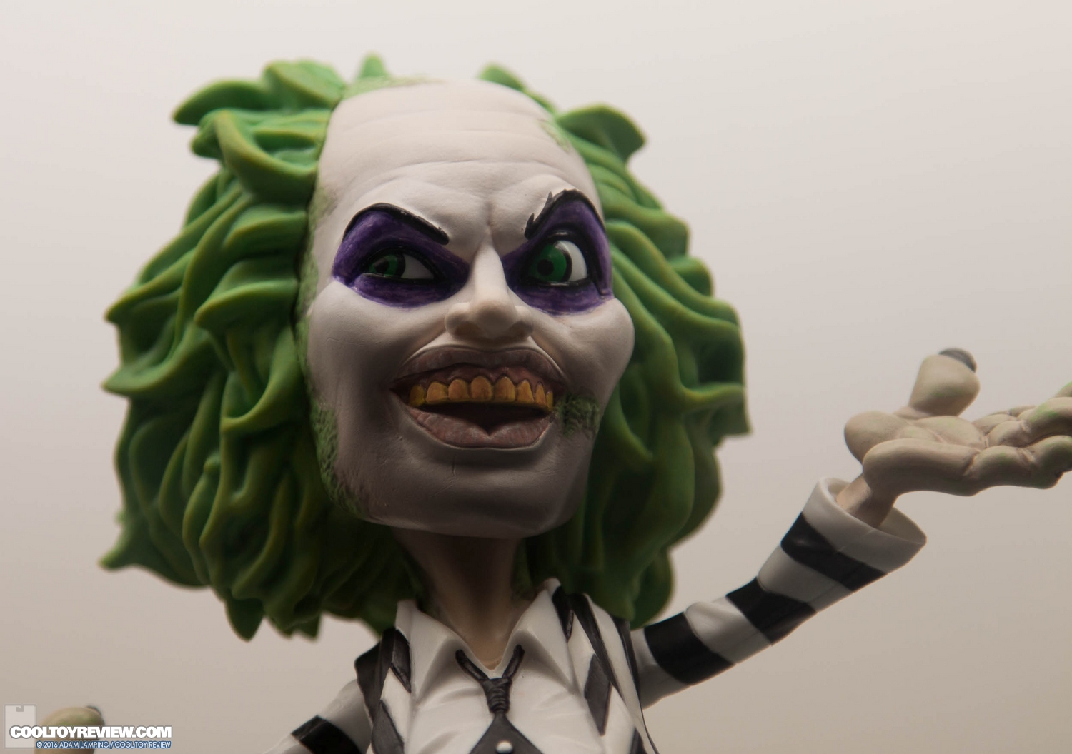 san-diego-comic-con-mezco-toyz-booth-203.jpg