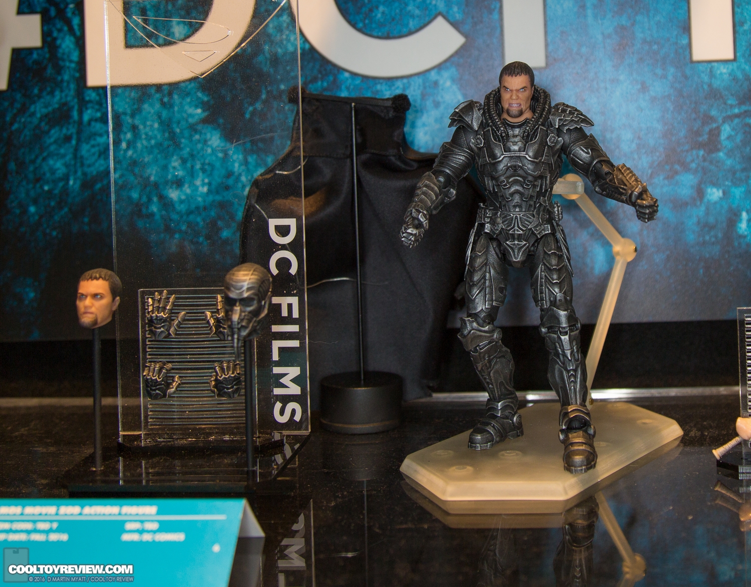 DC-Collectibles-2016-International-Toy-Fair-015.jpg