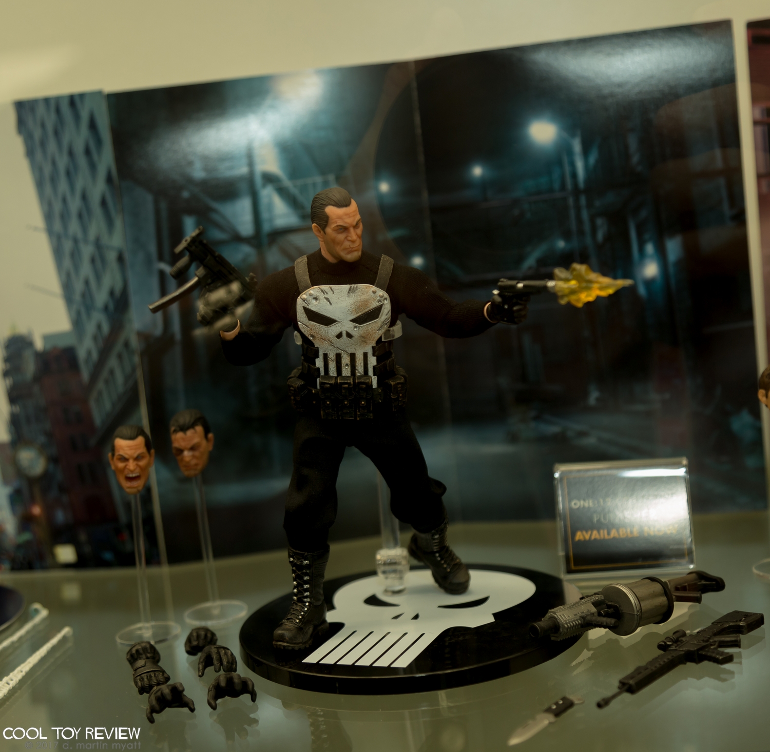 Mezco-Toyz-2017-Toy-Fair-038.jpg