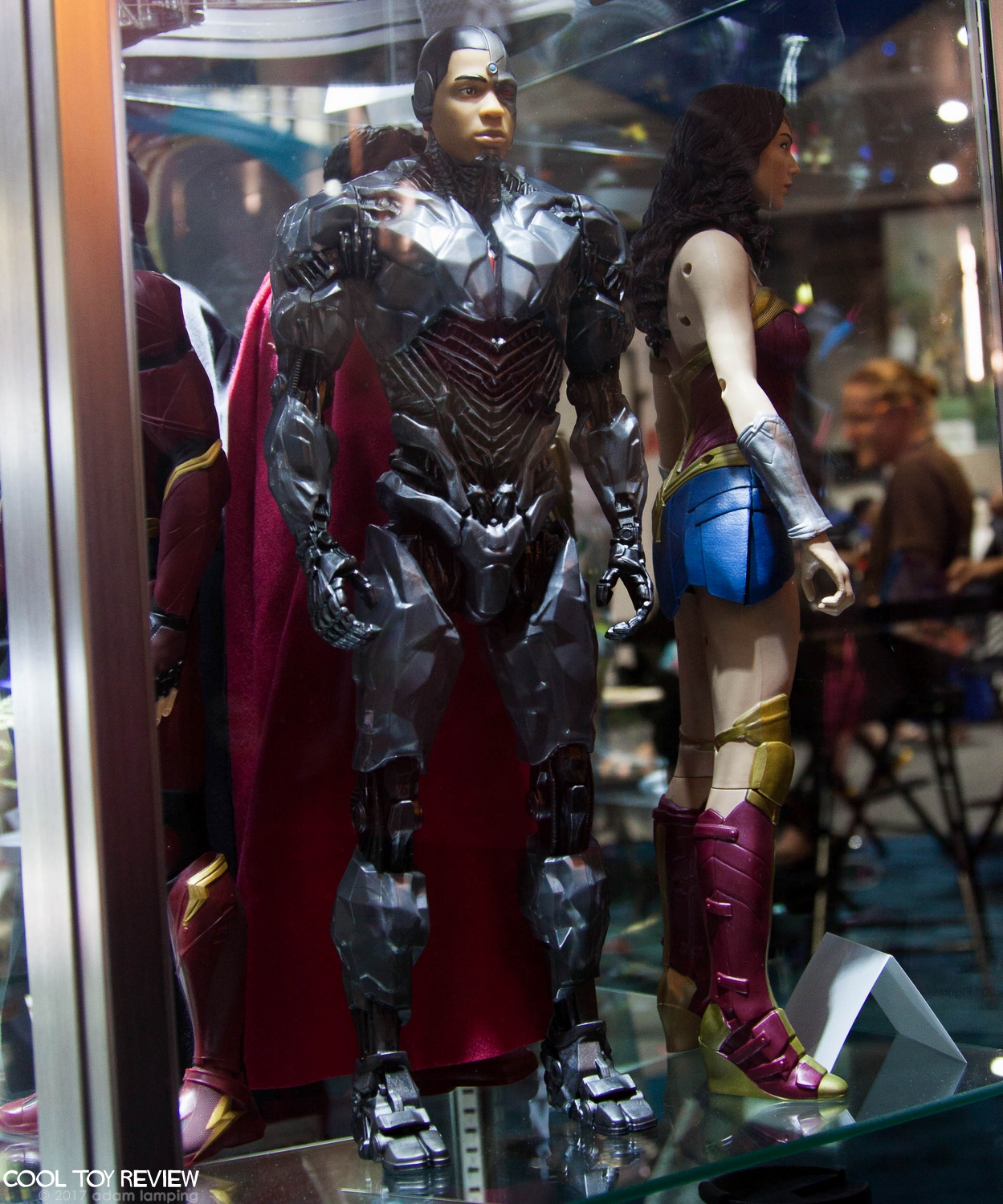 san-diego-comic-con-2017-dc-collectibles-014.jpg