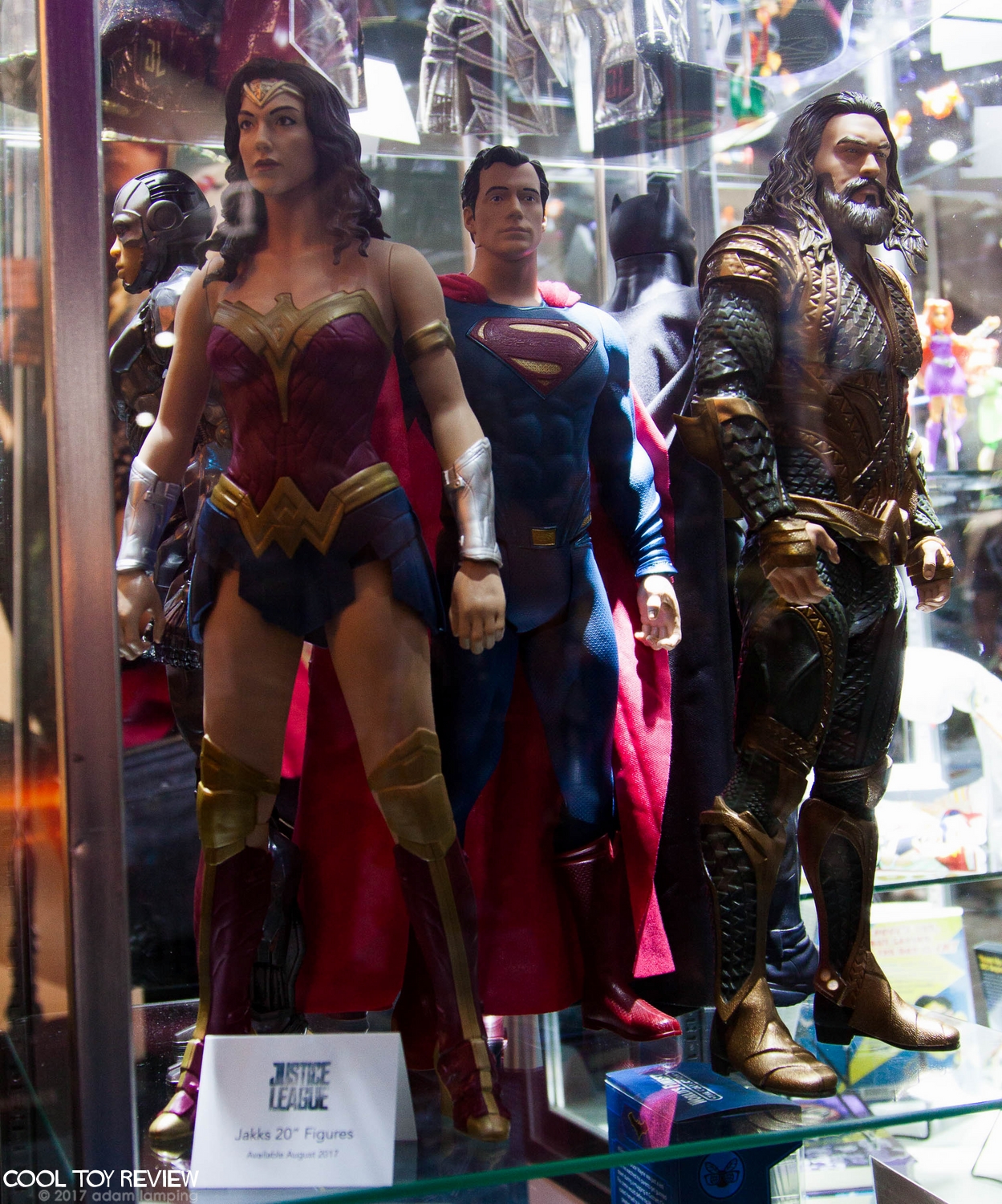 san-diego-comic-con-2017-dc-collectibles-015.jpg