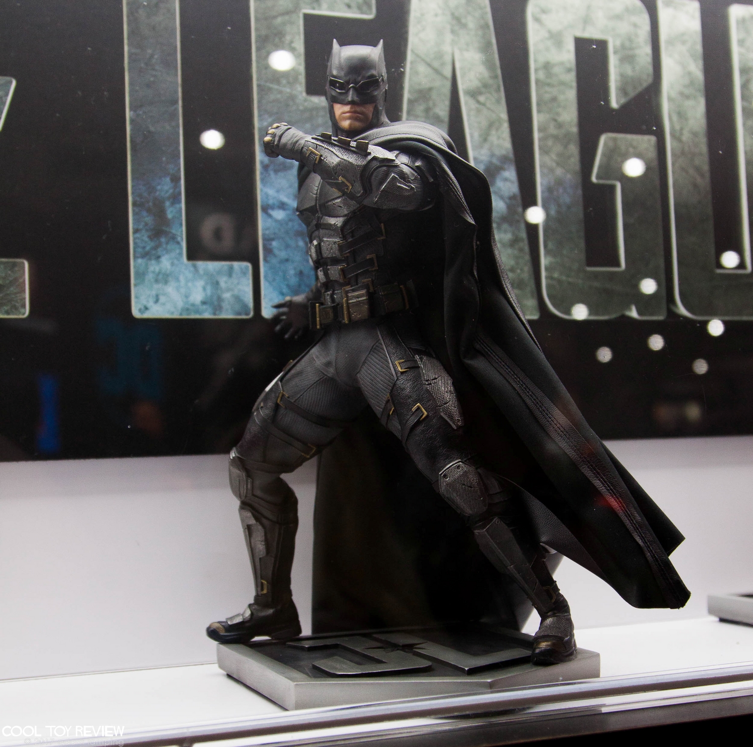 san-diego-comic-con-2017-dc-collectibles-030.jpg