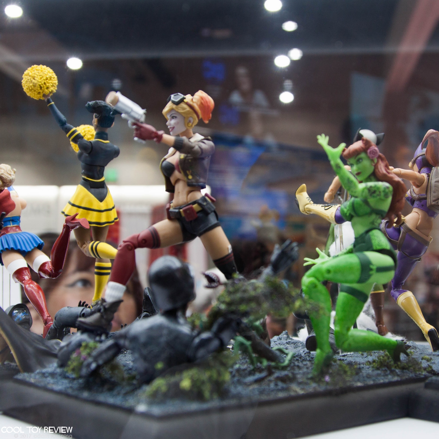 san-diego-comic-con-2017-dc-collectibles-060.jpg