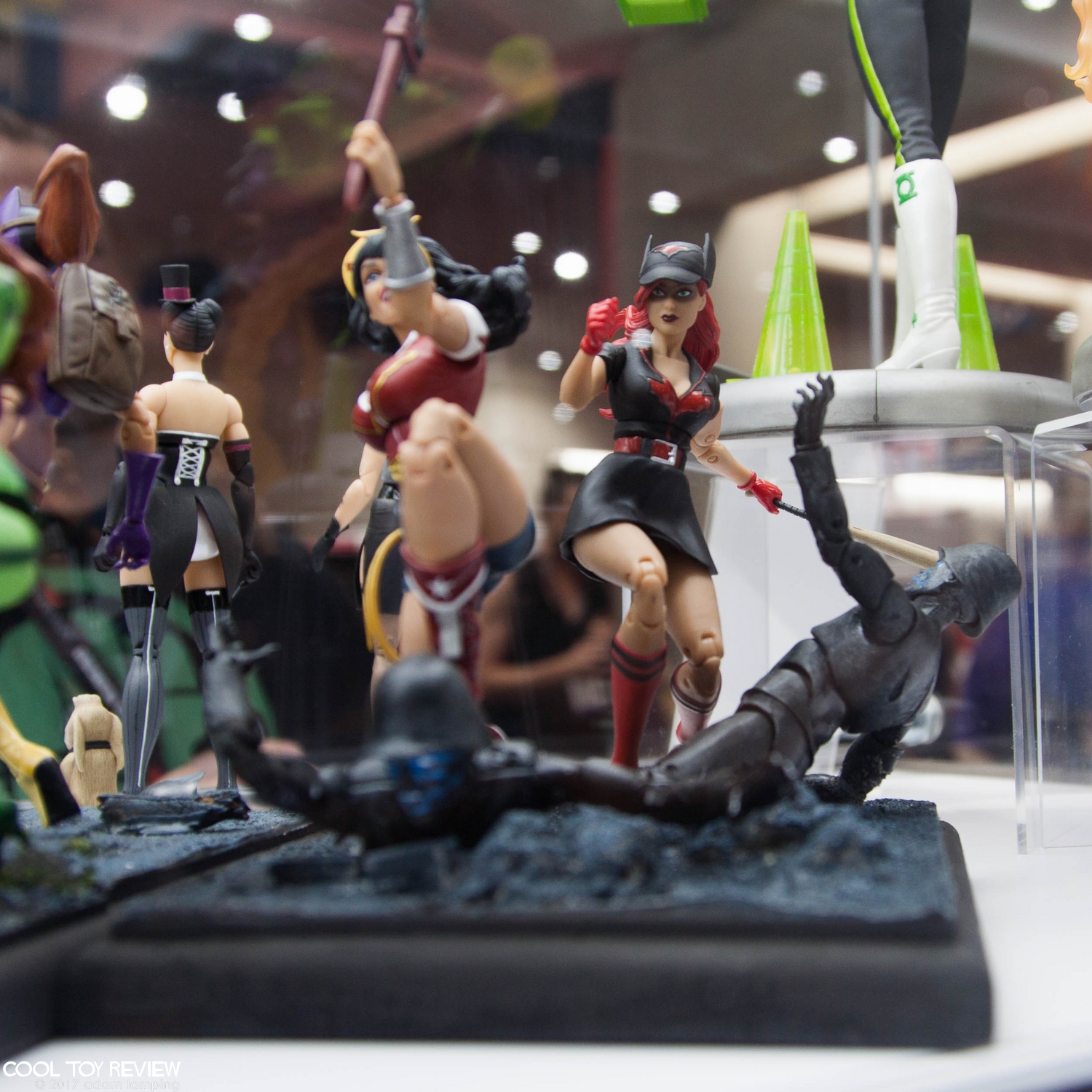 san-diego-comic-con-2017-dc-collectibles-062.jpg