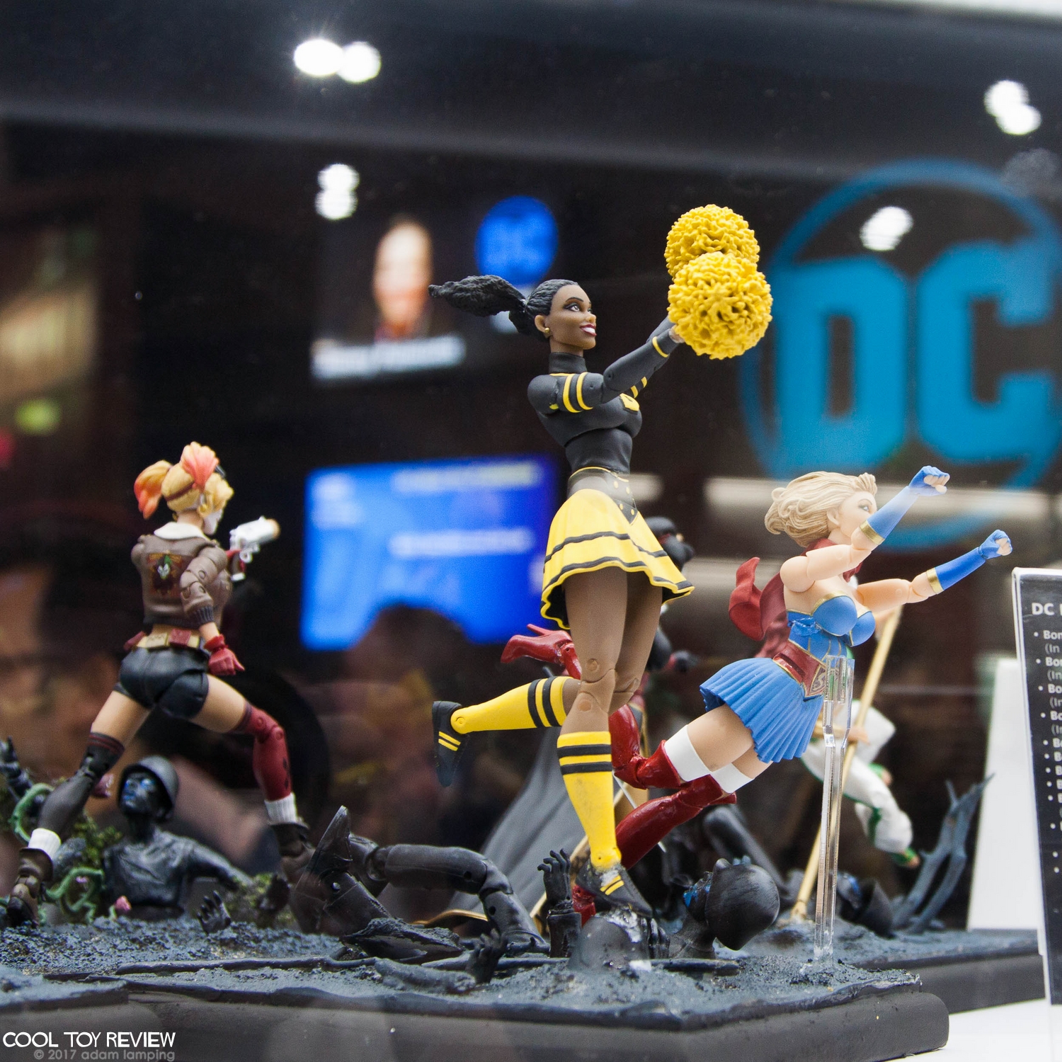 san-diego-comic-con-2017-dc-collectibles-072.jpg