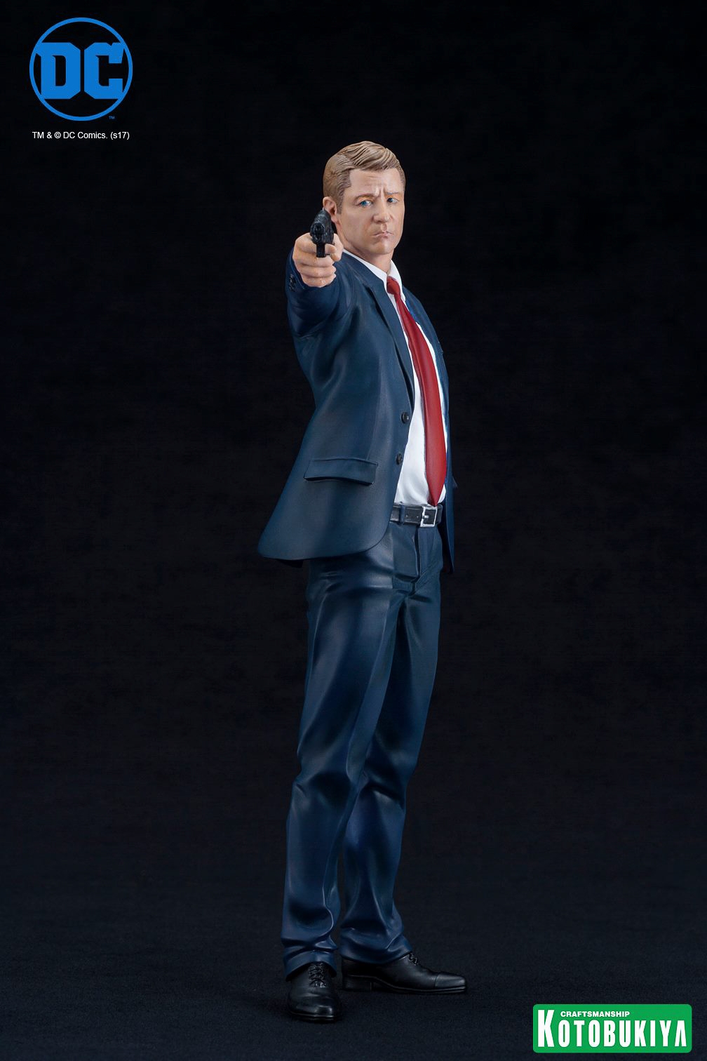 Kotobukiya-Gotham-James-Jim-Gordon-ARTFX-plus-005.jpg