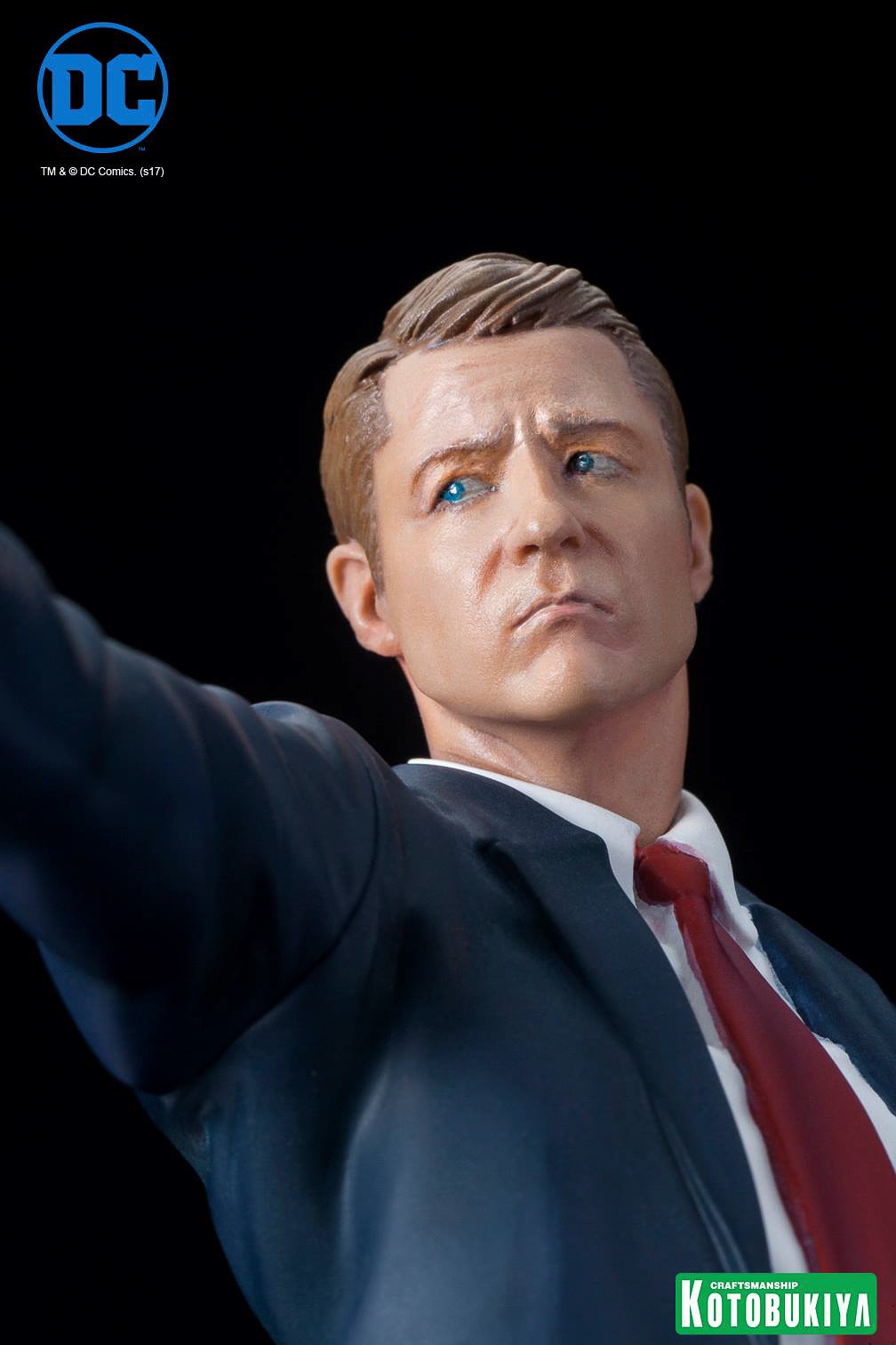 Kotobukiya-Gotham-James-Jim-Gordon-ARTFX-plus-012.jpg