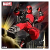 Mezco-Toyz-Marvel-Comics-Deadpool-One-12-004.jpg