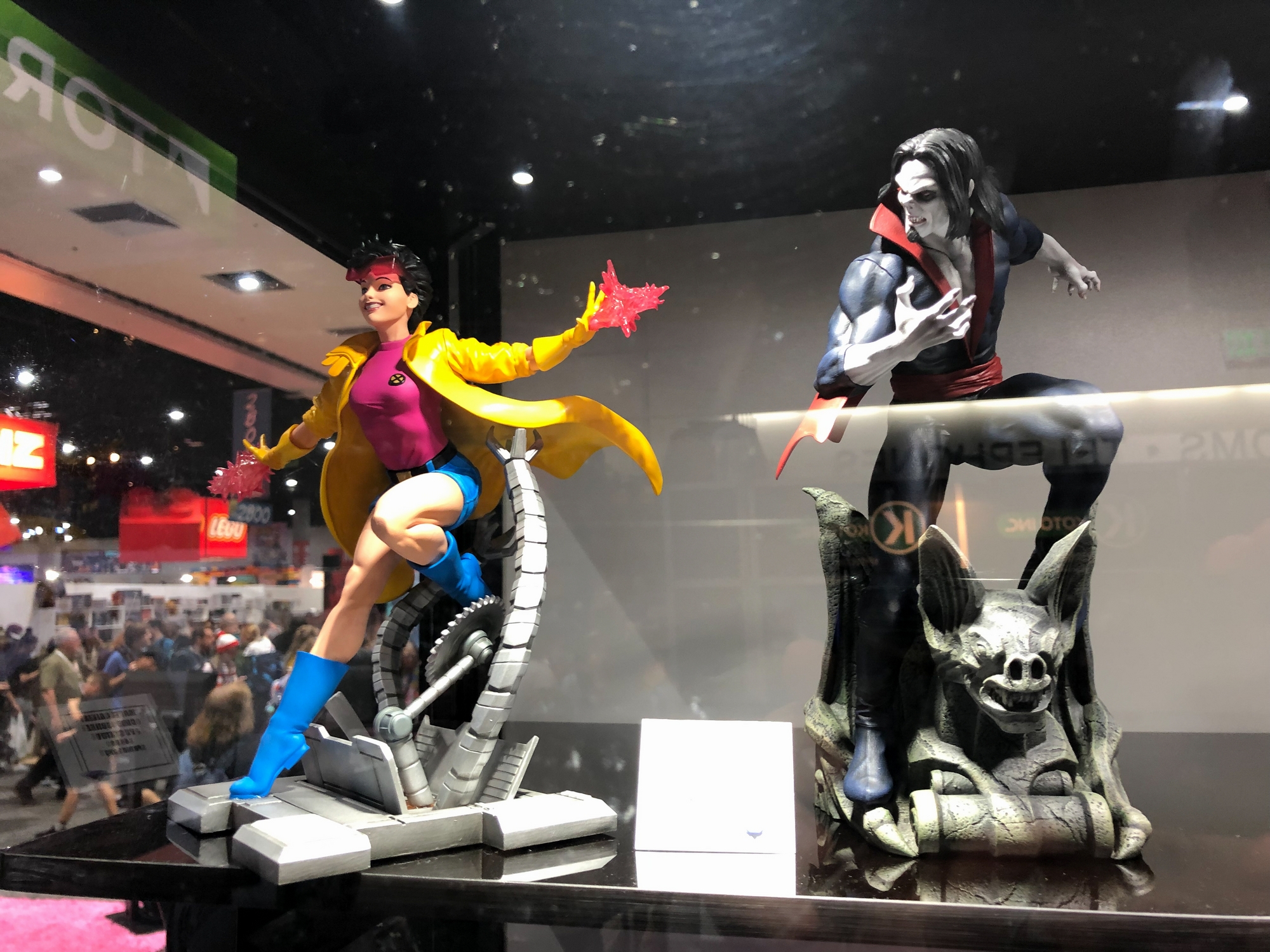 Diamond-Select-Toys-DST-San-Diego-Comic-Con-2019-027.jpg