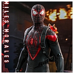 Hot Toys - SMMM - Miles Morales collectible figure_PR11.jpg