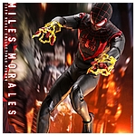 Hot Toys - SMMM - Miles Morales collectible figure_PR2.jpg