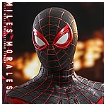 Hot Toys - SMMM - Miles Morales collectible figure_PR26.jpg