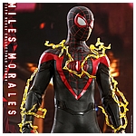 Hot Toys - SMMM - Miles Morales collectible figure_PR7.jpg