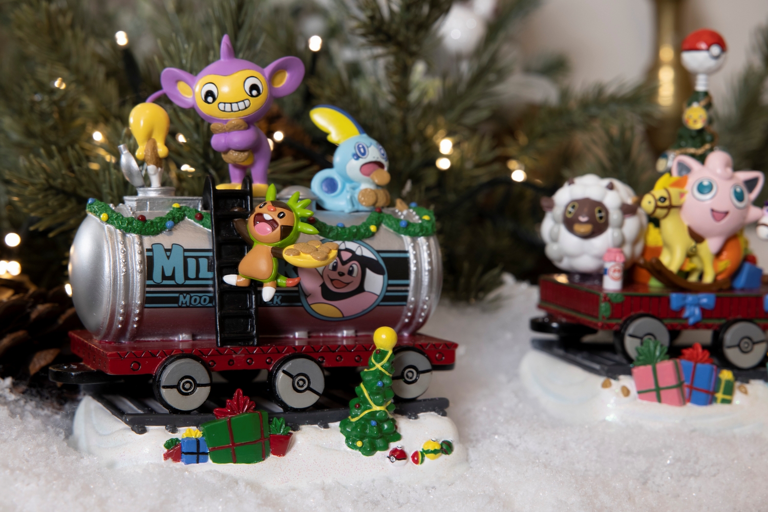 Delibird_Holiday_Express_Figures_Group_2_Lifestyle_Image.jpg