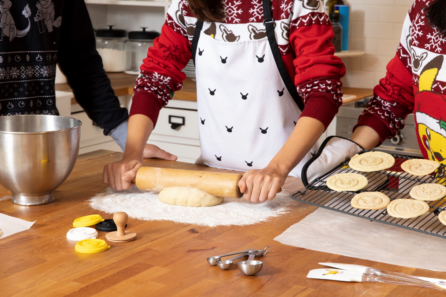 Pikachu_Kitchen_Apron_Lifestyle_Image.jpg