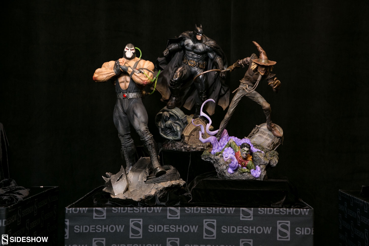 Sideshow-Con-2020-DC-Comics-Collectibles-1.jpg