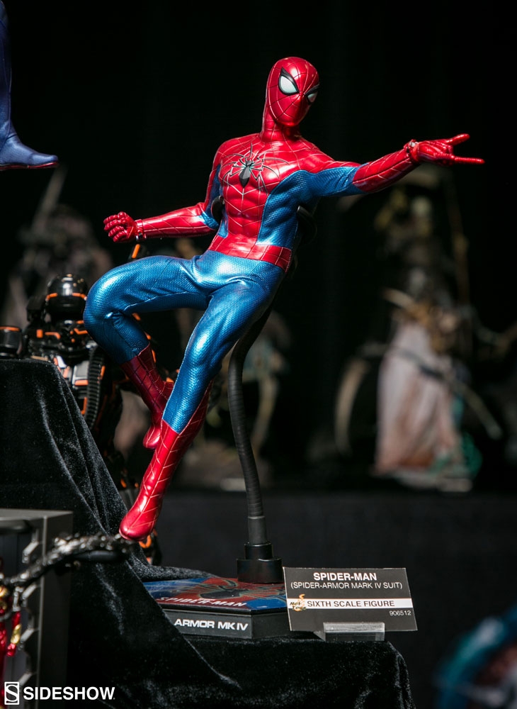 Sideshow-Con-2020-Hot-Toys-Collectibles-1.jpg