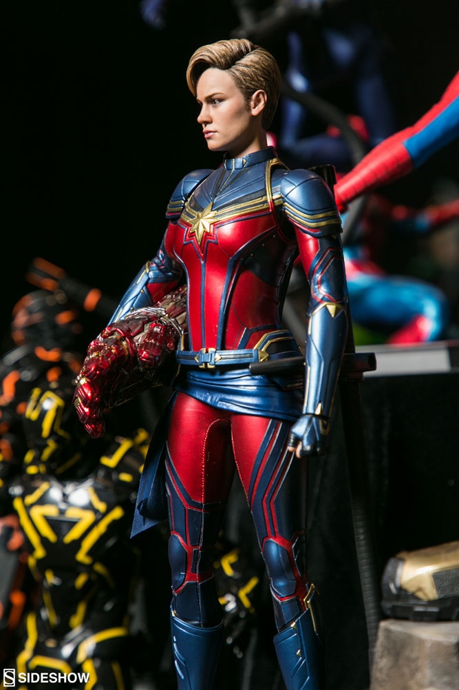 Sideshow-Con-2020-Hot-Toys-Collectibles-19.jpg