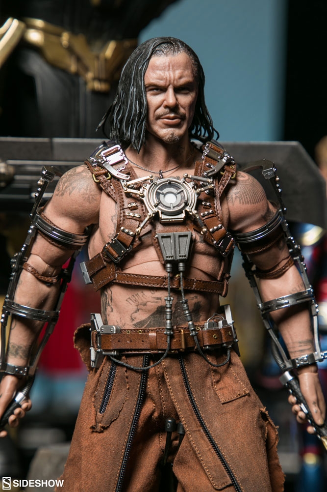 Sideshow-Con-2020-Hot-Toys-Collectibles-26.jpg