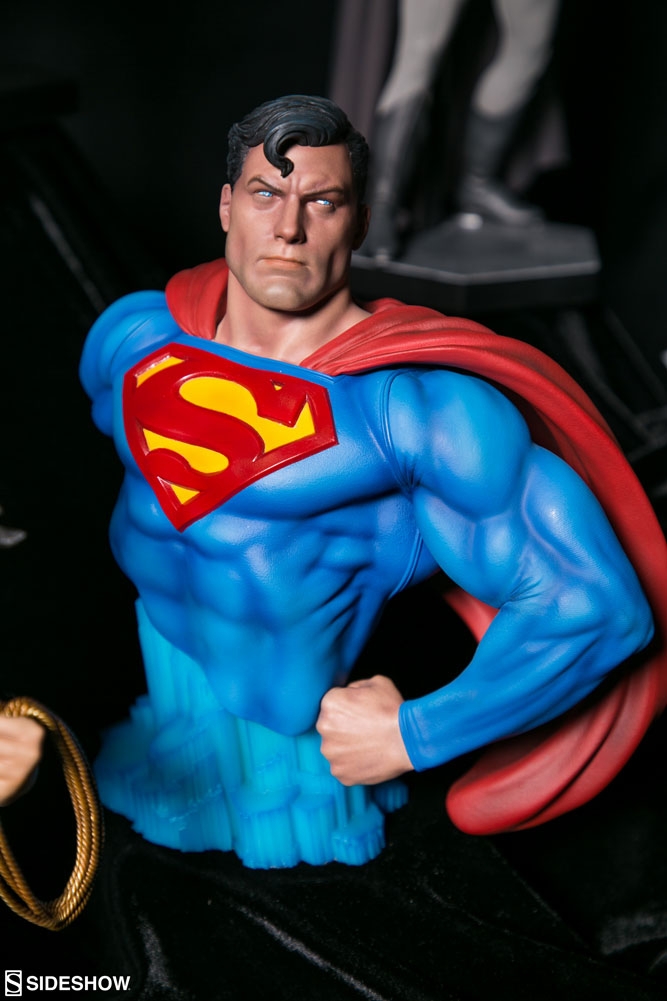 Sideshow-DC-Comics-Collectibles-17.jpg
