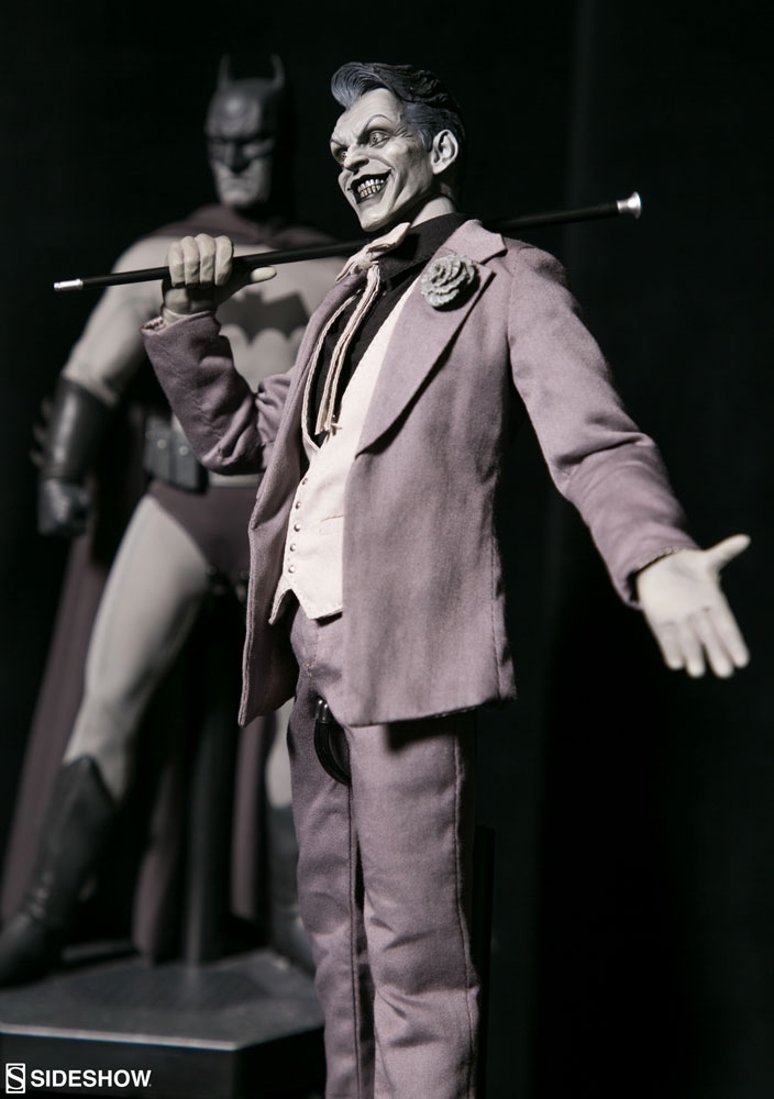 Sideshow-DC-Comics-Collectibles-3-1.jpg