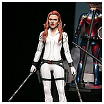 black-widow-taskmaster-marvel-hot-toys-sideshow-con-2020-07.jpg