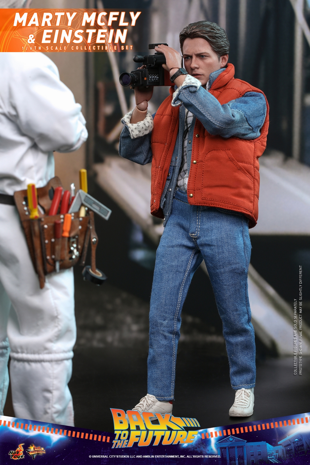 Hot Toys - BTTFI - Marty McFly and Einstein collectible set_PR6.jpg