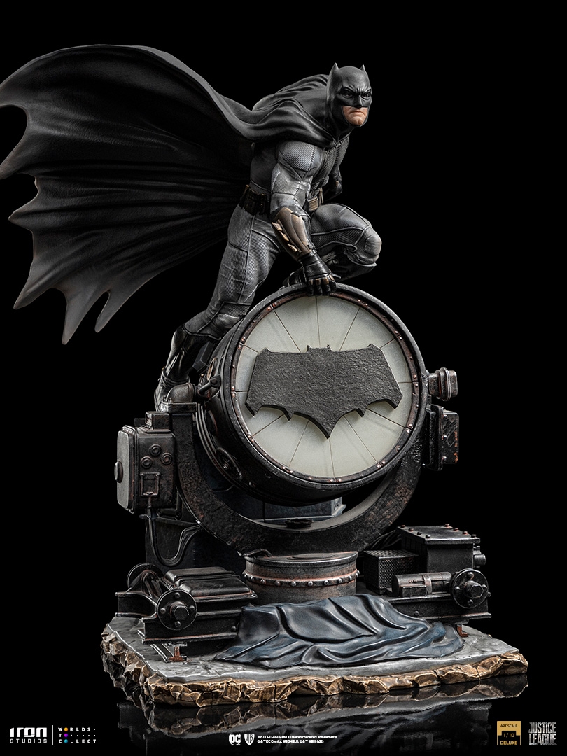 ZSJL-Batman-on-Batsignal-DLX-Art-Scale-1-10-02-low.jpg
