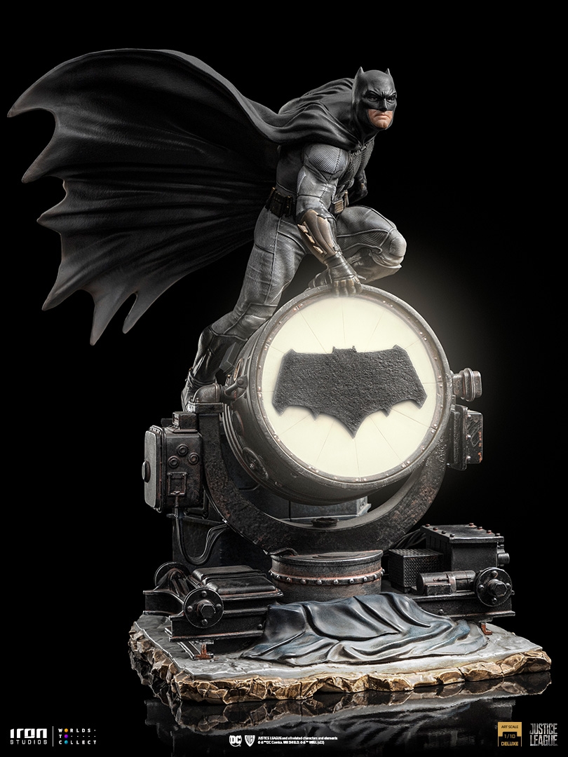 ZSJL-Batman-on-Batsignal-DLX-Art-Scale-1-10-12-low.jpg