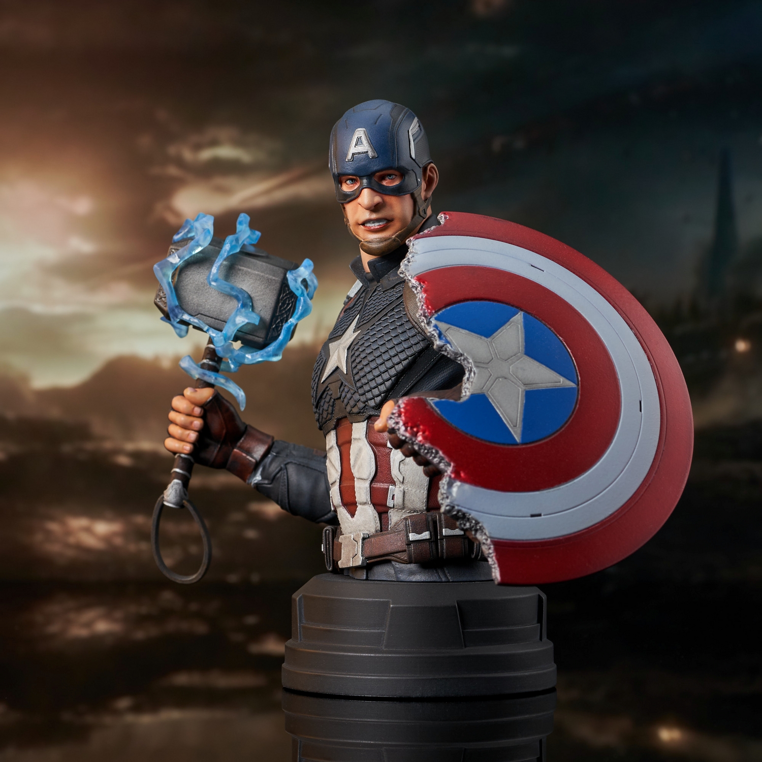 Marvel_CaptAmericaMjolnir_Bust_01 (1).jpg