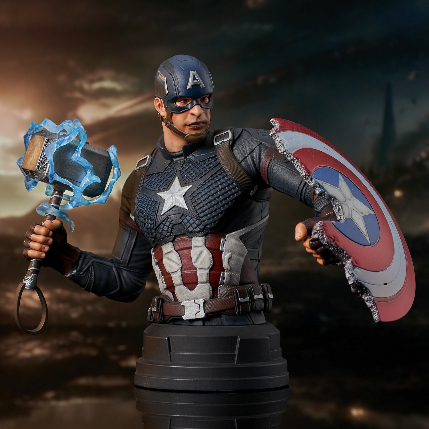 Marvel_CaptAmericaMjolnir_Bust_02.jpg