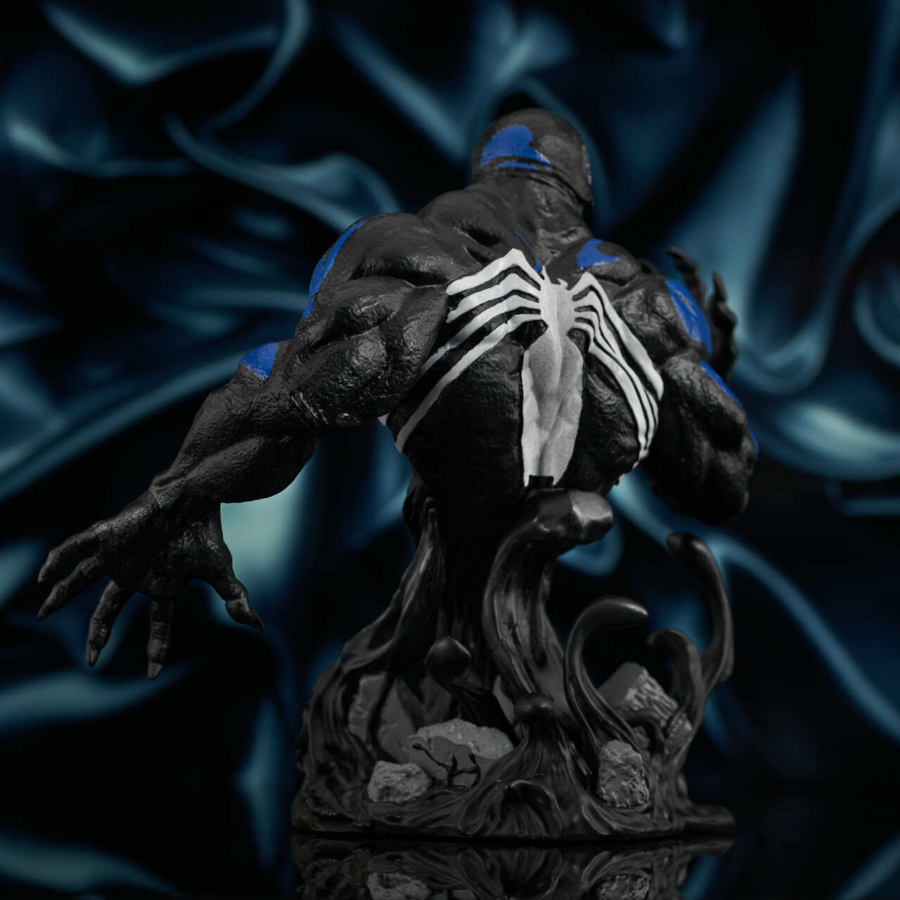 Marvel_VenomBlue_Bust_03.jpg