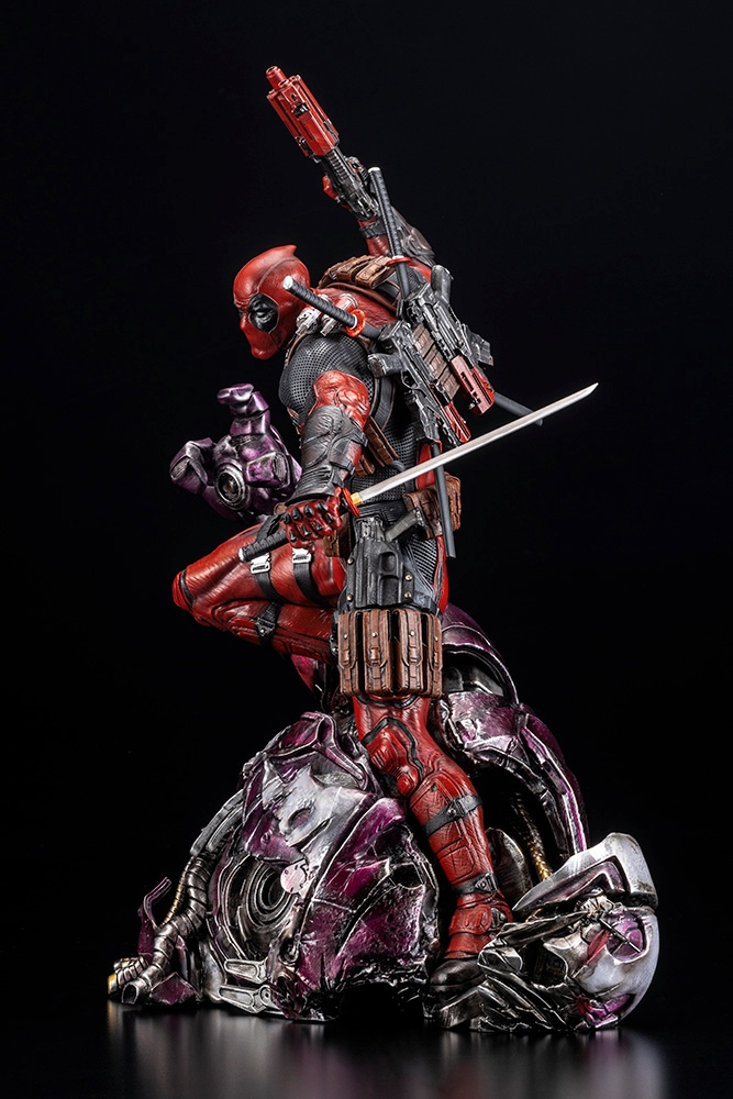 MK362_DEADPOOL_FASSS_04.jpg